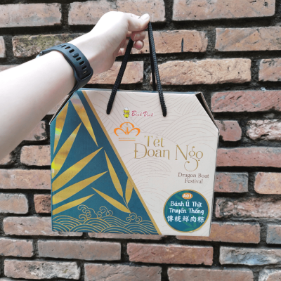 Hộp Bánh Ú Thịt Truyền Thống