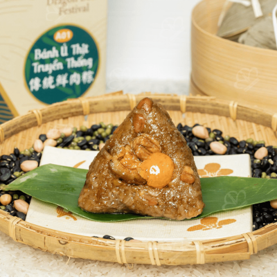 Hộp Bánh Ú Thịt Truyền Thống