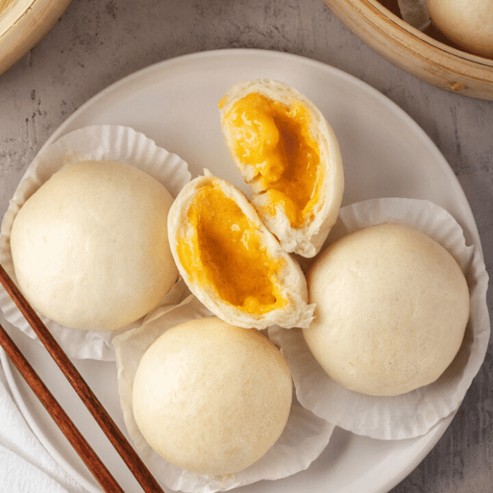 banh-bao-nhan-trung-sua-nguyen-ha-food