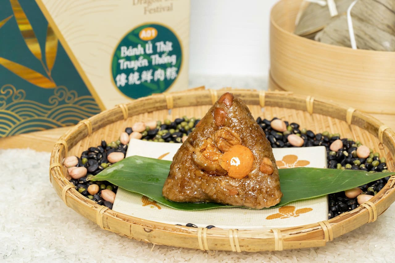 banh-u-thit-truyen-thong-nguyen-ha-food
