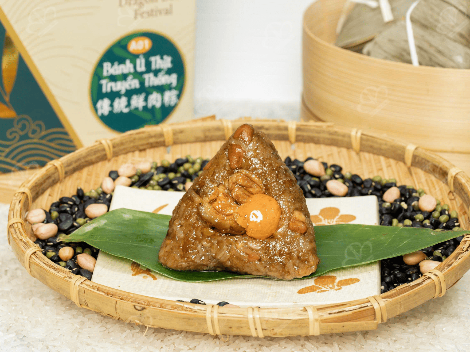 banh-u-thit-truyen-thong-nguyen-ha-food