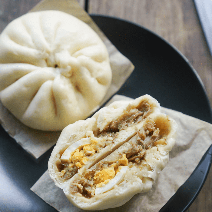 chuong-trinh-khuyen-mai-banh-bao-nhan-thit-heo-trung-sua