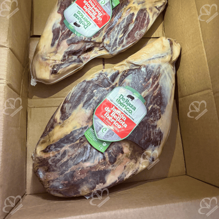 dui-lon-muoi-khong-xuong-Jamon-Iberico-Bellota-nguyen-ha-food