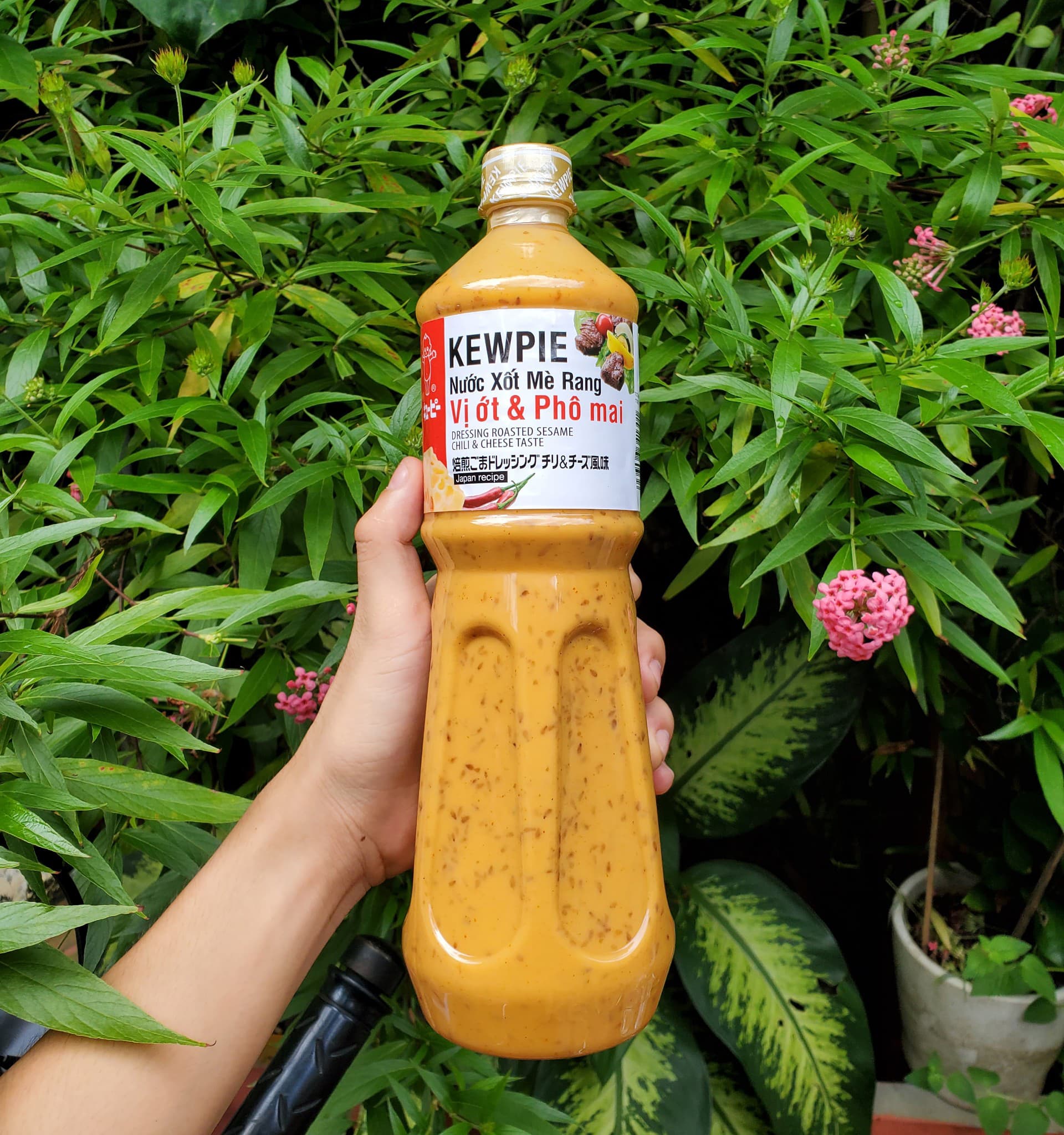 Nước Xốt Mè Rang Vị Ớt Và Phô Mai Kewpie Chai 1Lít Tại KINGMEAT