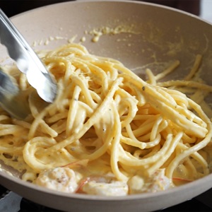 Mi-Y-Spaghetti-sot-kem