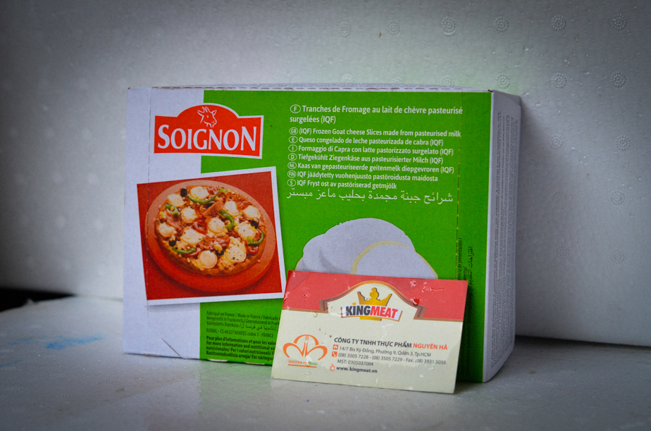 pho-mai-de-cat-lat-dong-lanh-soignon--iqf-unripened-goat-cheese-slices--goi-500gr-01